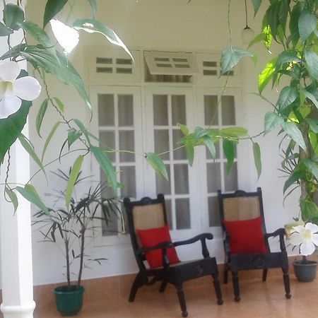 Anusha Apartment 15 Homestay Galle Bagian luar foto