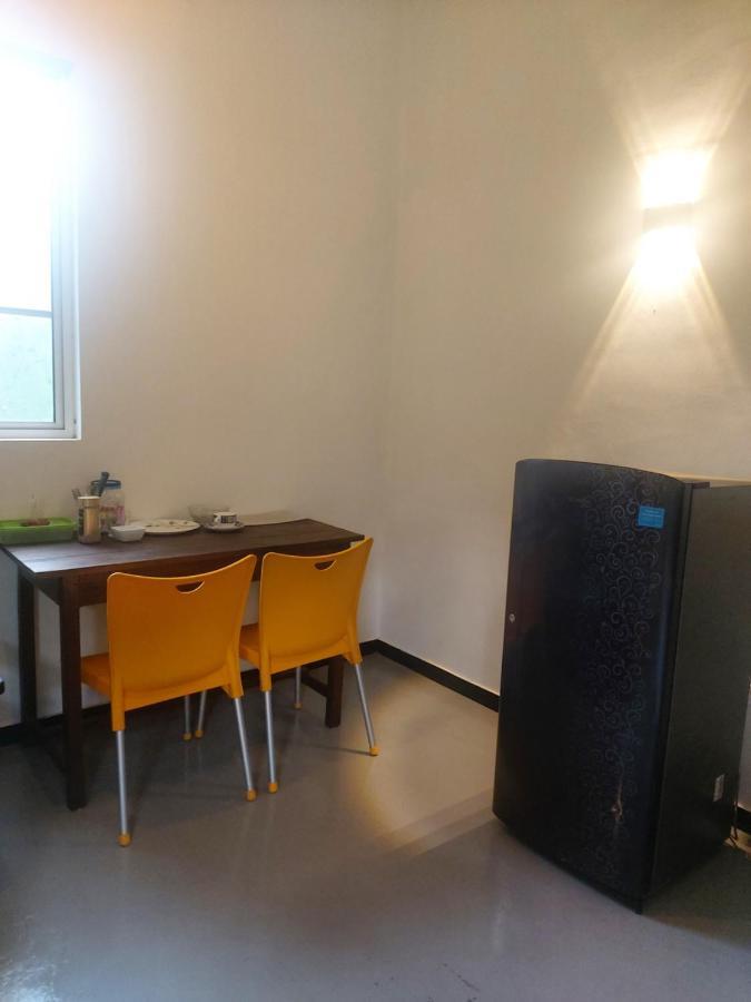 Anusha Apartment 15 Homestay Galle Bagian luar foto