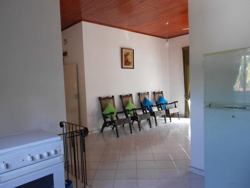 Anusha Apartment 15 Homestay Galle Bagian luar foto