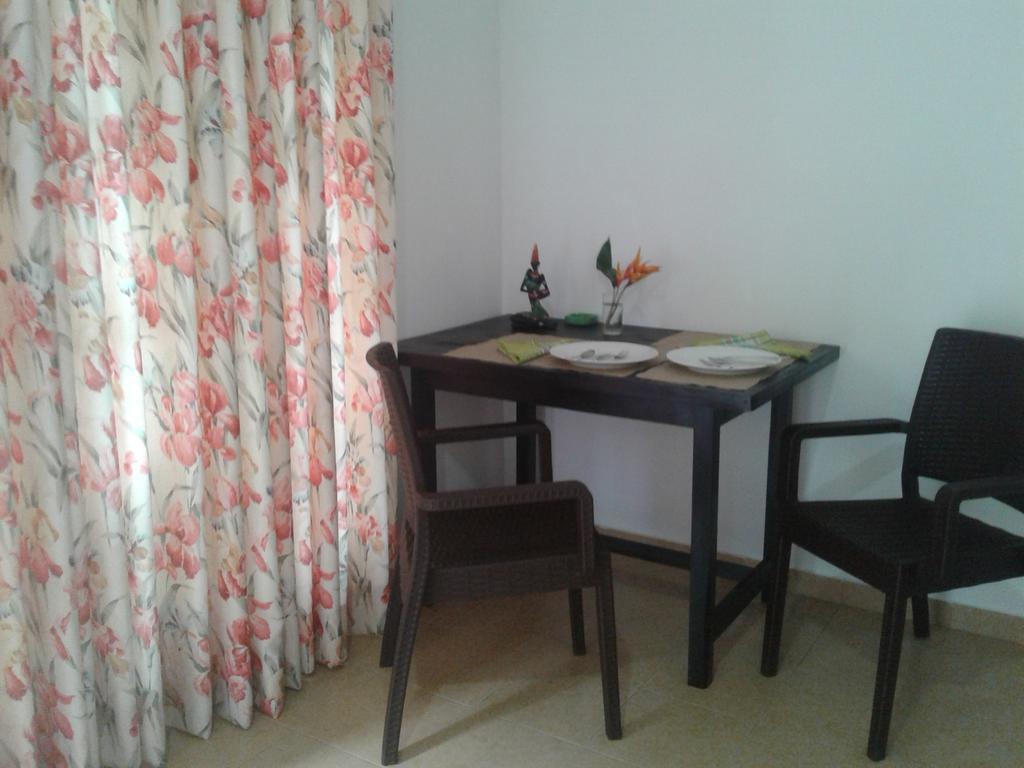 Anusha Apartment 15 Homestay Galle Bagian luar foto