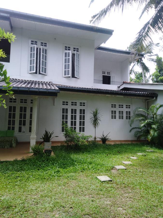 Anusha Apartment 15 Homestay Galle Bagian luar foto